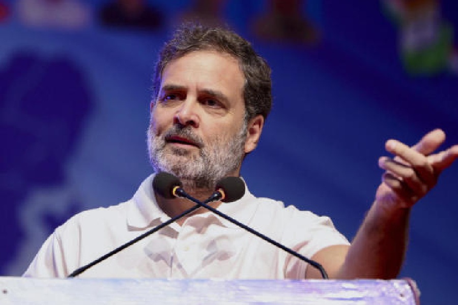 আত্মহত্যায় কৃষক মরলেও মোদি ব্যস্ত আত্মপ্রচারে: রাহুল গান্ধী